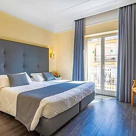 Grand Parco Del Sole 4* سانتّانييلّو