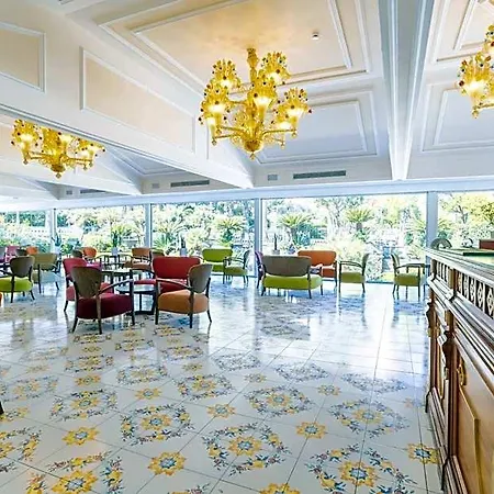 فندق Grand Parco Del Sole سانتّانييلّو