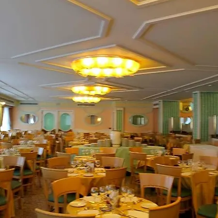 Grand Parco Del Sole 4* سانتّانييلّو