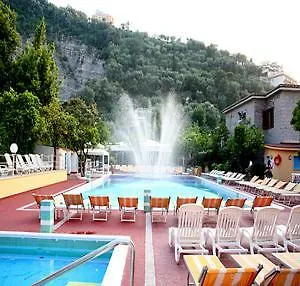 Hotel Grand Parco Del Sole